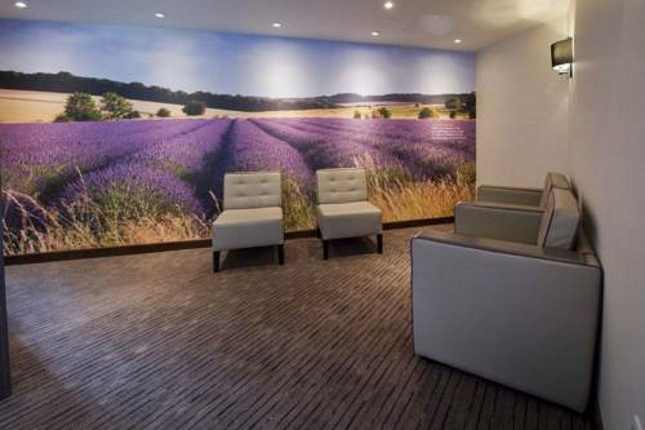 Premier Inn Cirencester Town Centre Экстерьер фото